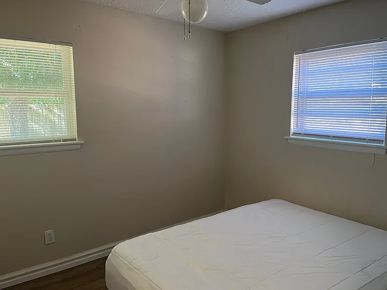 1331 W Hayes St — Photo 17
