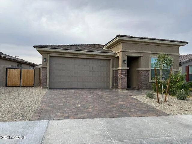 24248 W Hess Ave — Photo 2