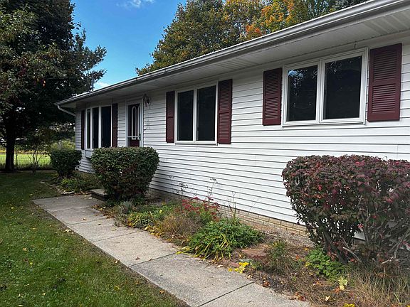 5th image of 1640 W Surrey Rd