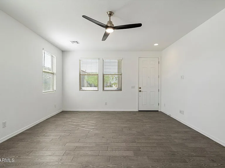 25101 N 141st Ave — Photo 18