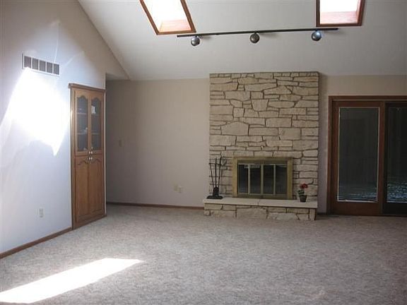 4th image of 1609 N Cedar St