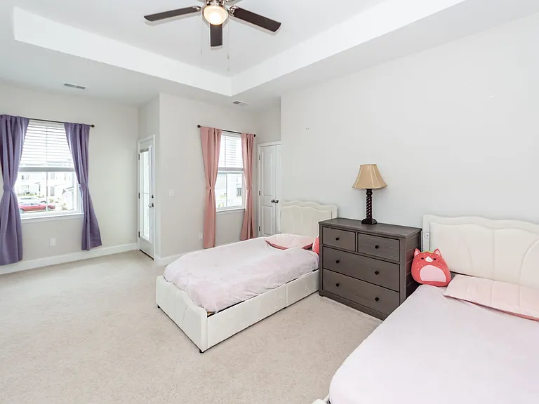 121 Hawthorne Landing Dr — Photo 29