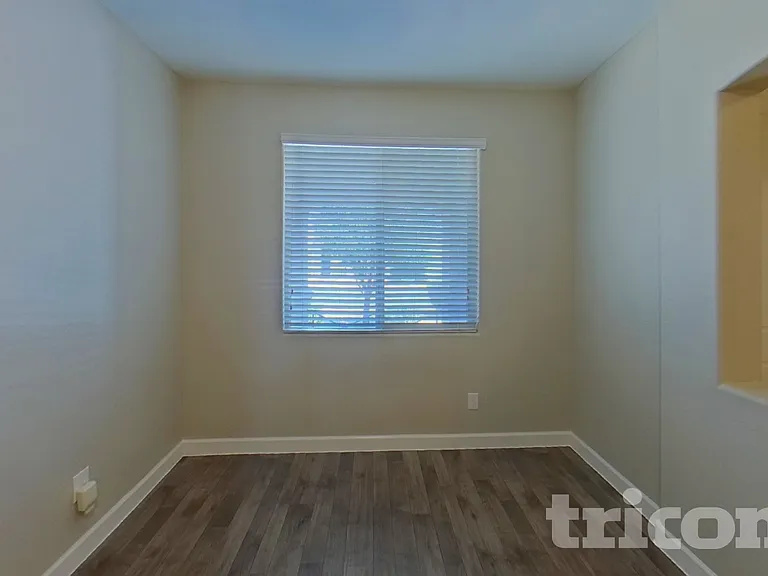 41287 W Hensley Way — Photo 3