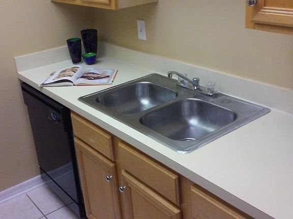 4th image of 825 Lowell Blvd APT A26