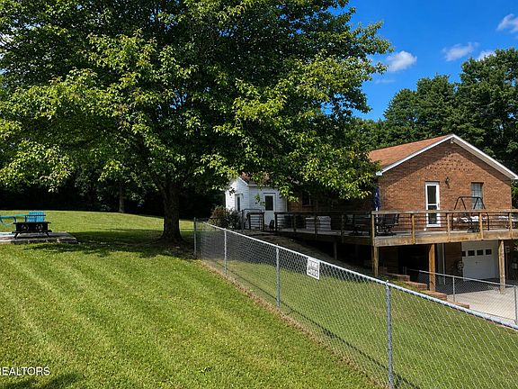 5th image of 206 E Brushy Valley Dr