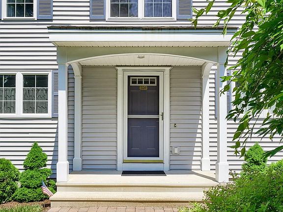 3rd image of 326 Shrewsbury St