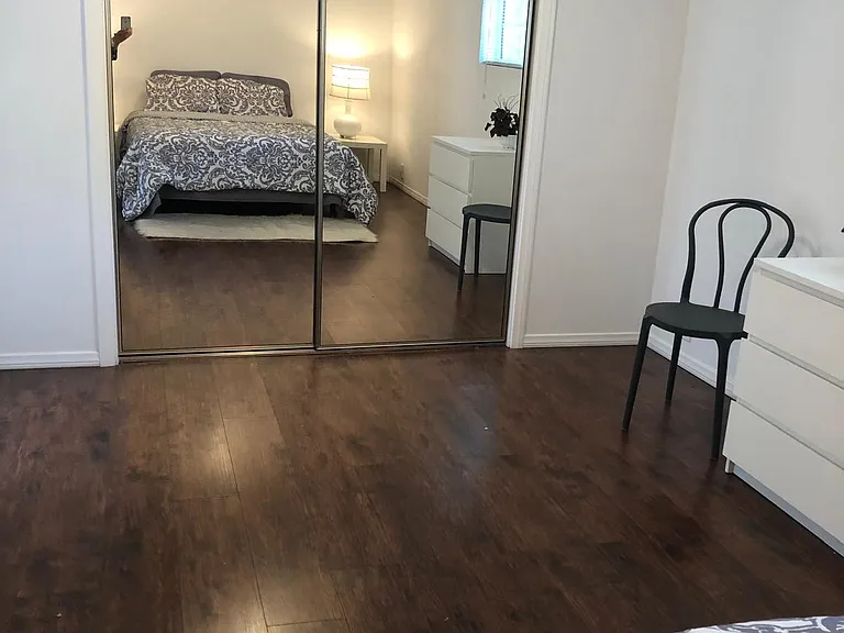Bedroom w/large closet