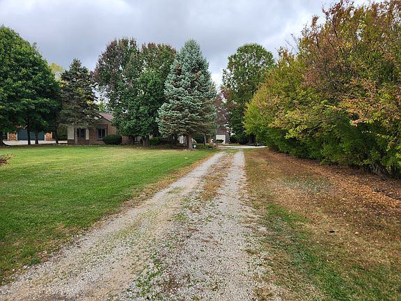 View of driveway to home