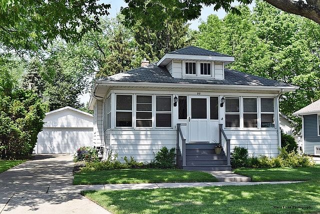 1st image of 212 N Elmwood Dr