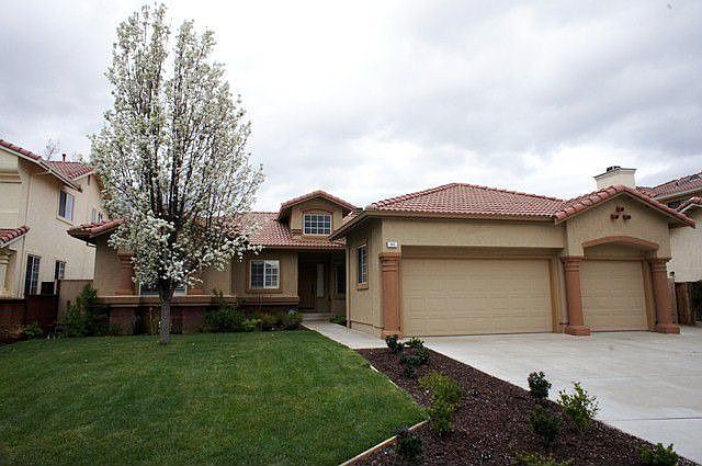 Single Story With 3-Car Garage