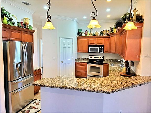 5th image of 663 Hart Lake Dr