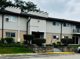 860 E Old Willow Rd APT 138, Prospect Heights, IL 60070