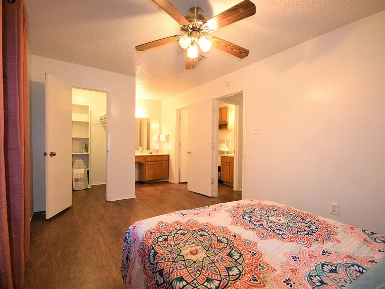 6401 Basswood Dr #A — Photo 5