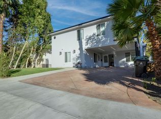 22237 Buena Ventura St, Woodland Hills, CA 91364