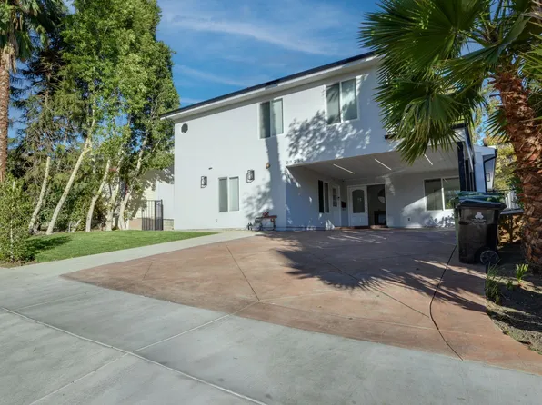 22237 Buena Ventura St, Woodland Hills, CA 91364