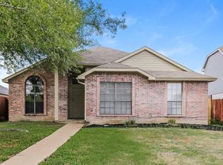 514 Sims Dr, Cedar Hill, TX 75104