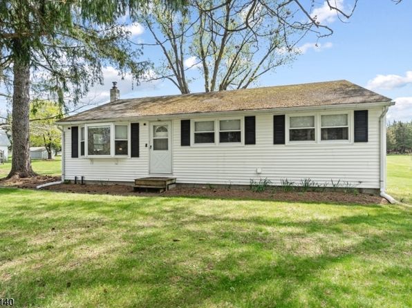 175 Pequest Dr, White Twp., NJ 07823