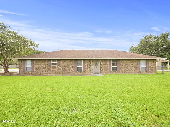 3rd image of 2806 Old Jeanerette Rd
