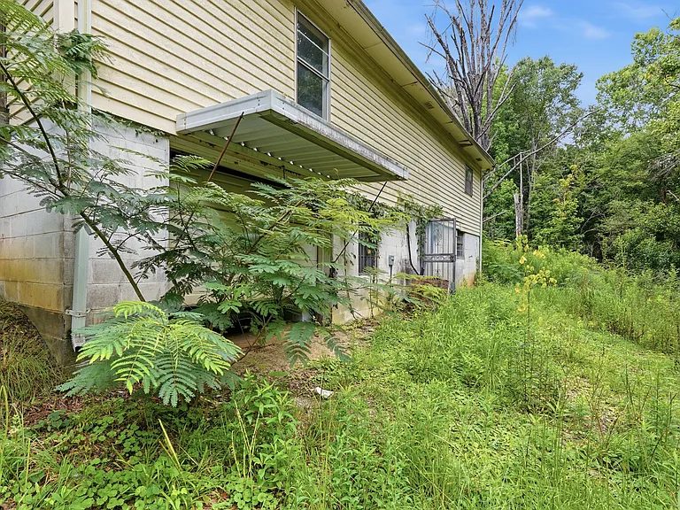 615 Macon St — Photo 27