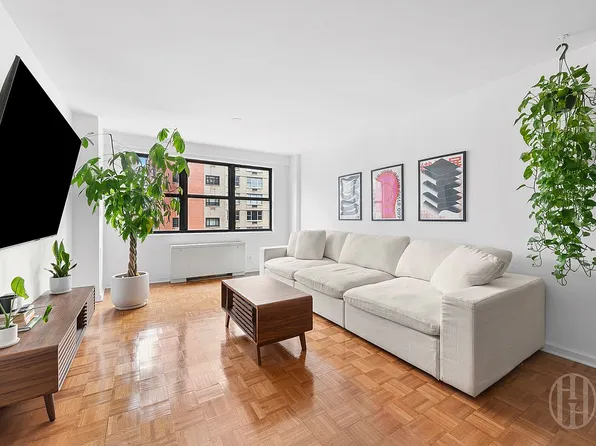 201 E 28th St #10L, New York, NY 10016