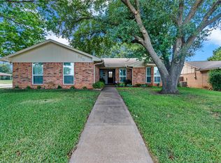 650 Tena Ct, Burleson, TX 76028