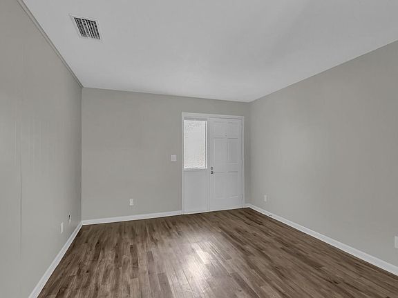 2nd image of 475 19th Ln