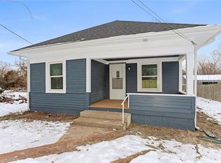 315 N 4th St, Pleasant Hill, MO 64080