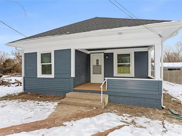 315 N 4th St, Pleasant Hill, MO 64080