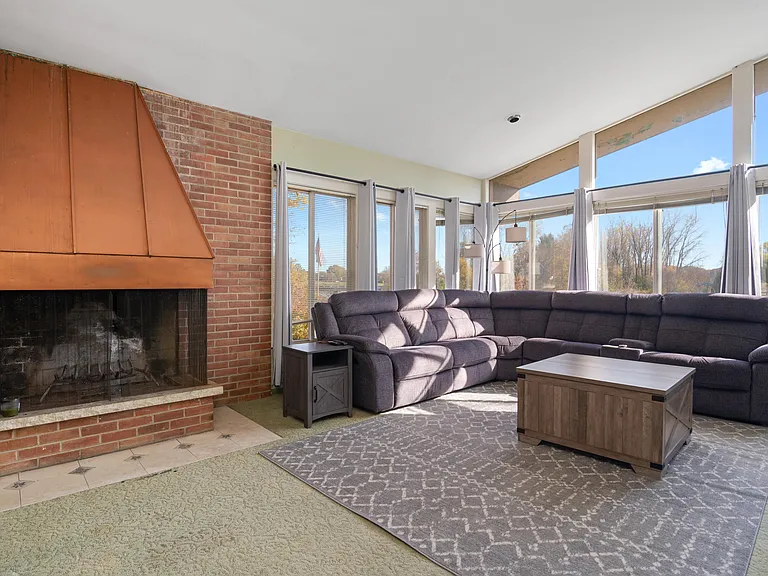 4105 Riverview Dr — Photo 8