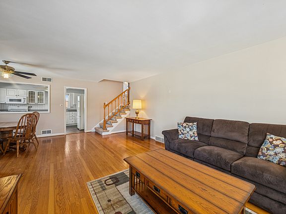 4th image of 1215 W Sigwalt St