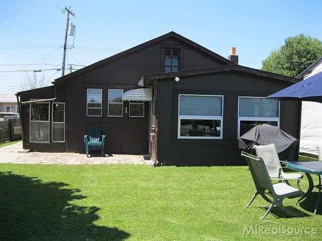 8995 Anchor Bay Dr photo 1
