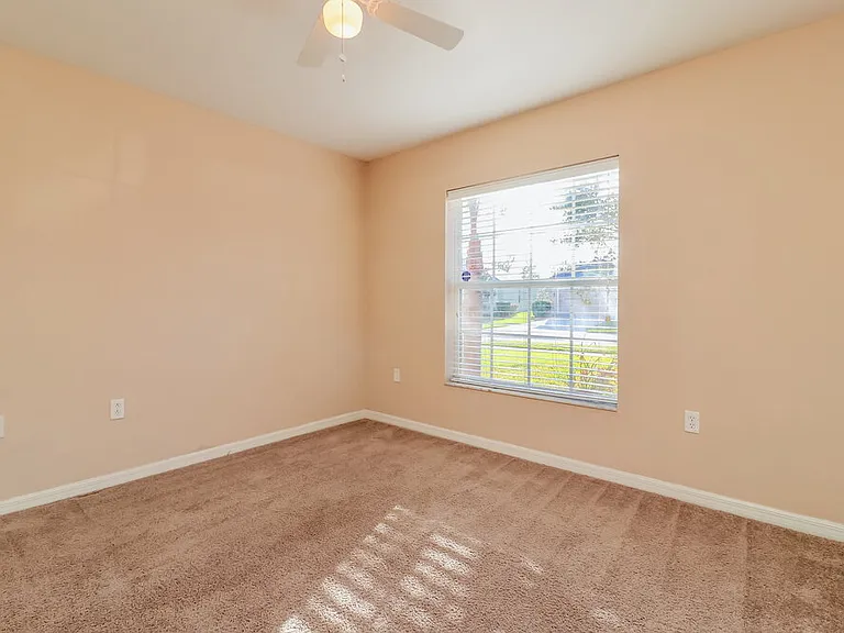 3920 Constantine Loop — Photo 9