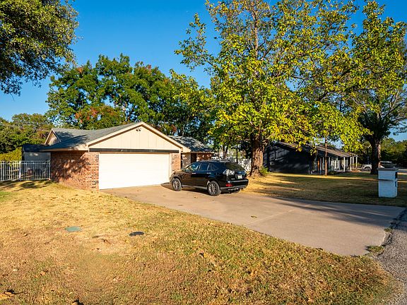 3rd image of 5325 Mission Cir