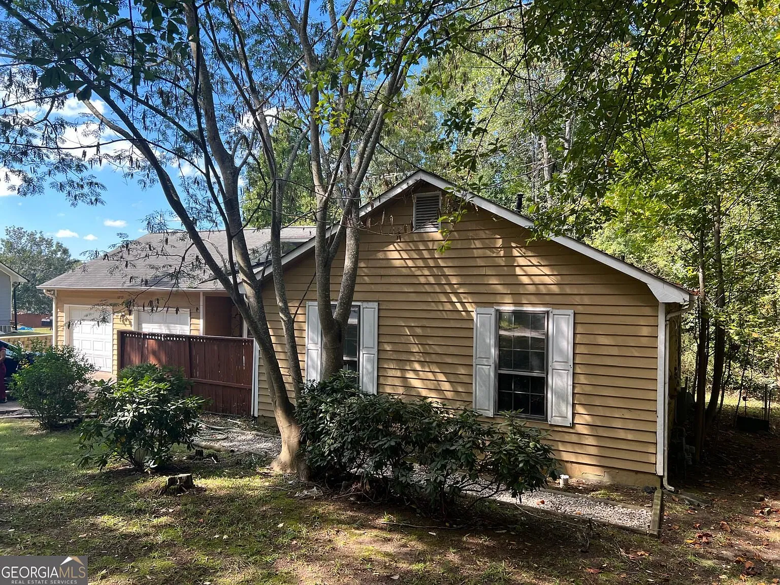 3 bed, 2.0 bath, 1406 sqft, $1,750 — Photo 3