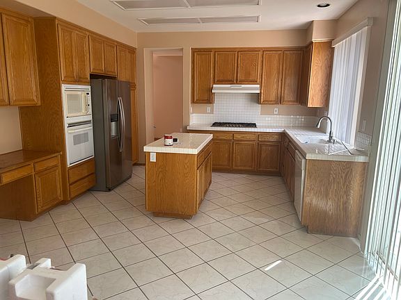 2nd image of 894 Genevieve Ave