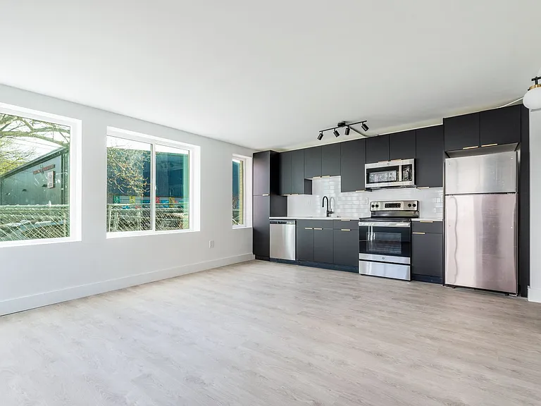 Artist's View 734 S 17th St — Photo 19