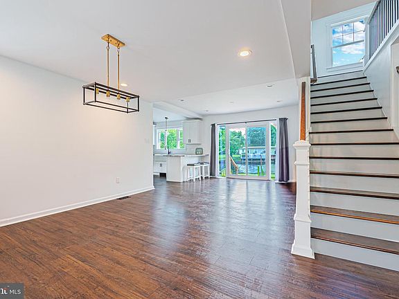 3rd image of 535 Park Rd