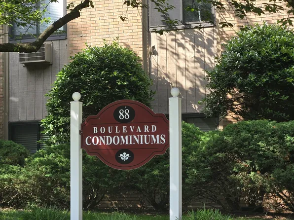 88 Boulevard St #109, Passaic, NJ 07055