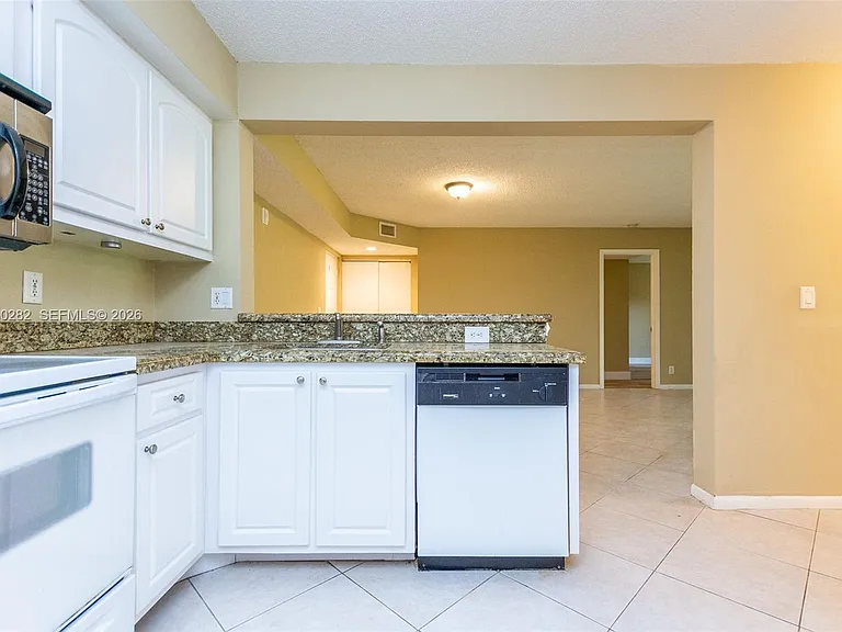 5721 Riverside Dr #202B5 — Photo 20
