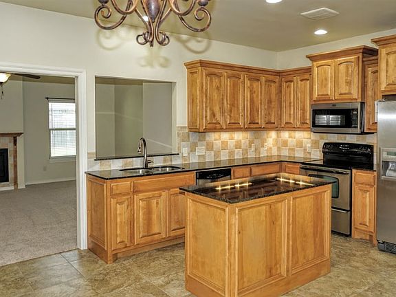 3rd image of 4416 Sandhill Dr