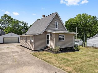 16 Elm St, Ambridge, PA 15003