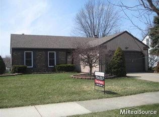 54355 Bradshaw Dr, New Baltimore, MI