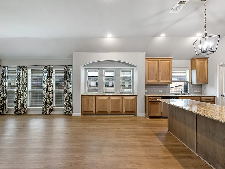 300 Kelvington Dr — Photo 10