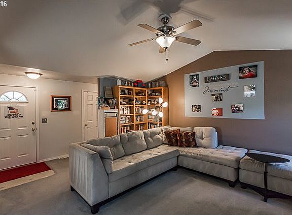 5th image of 2661 Foothills Dr