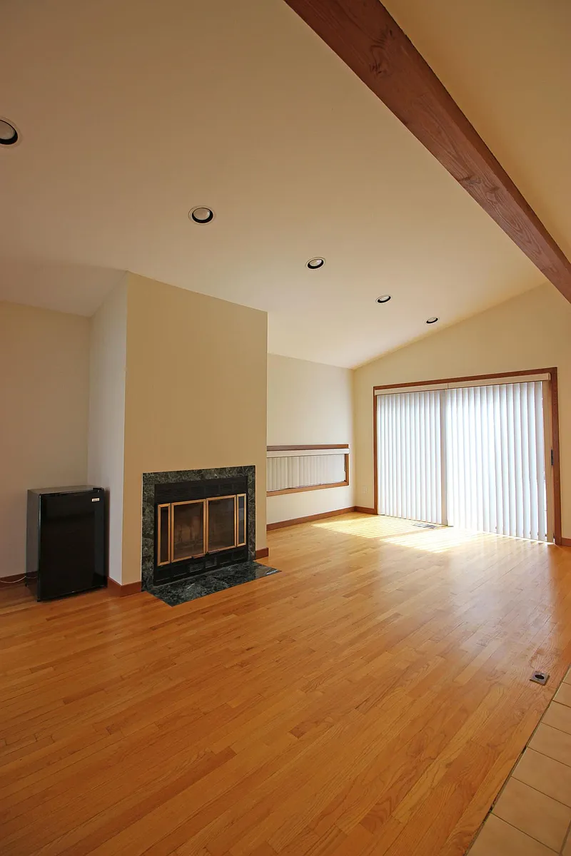 Building Photo - 6872 Melrose Dr