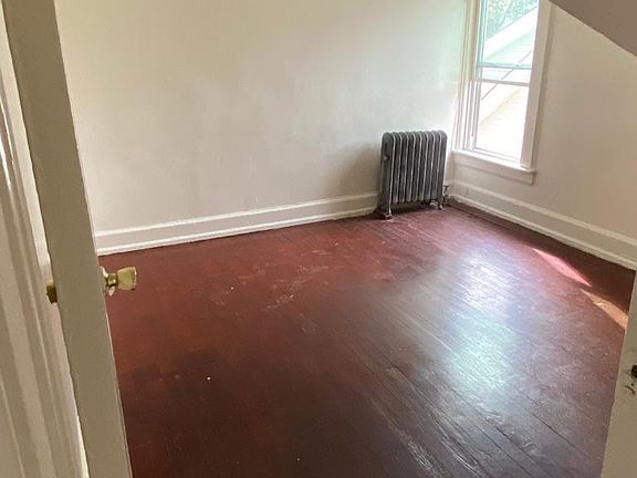 5th image of 226 Elmwood Ave Floor 3
