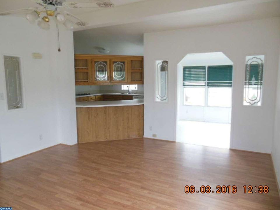 1st image of 218 Horseshoe Dr