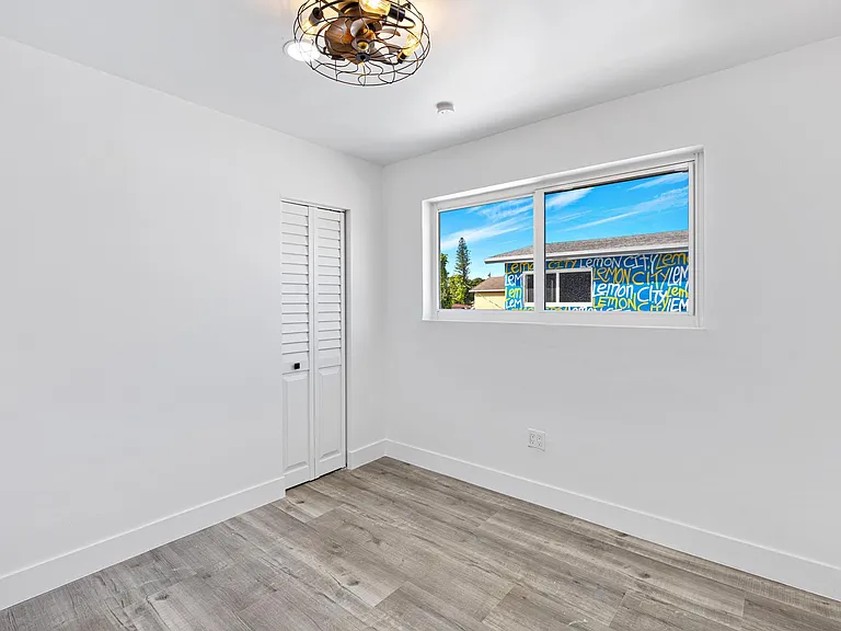 7600 N Miami Ave — Photo 16