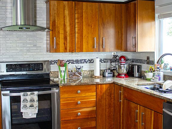 Open floor plan kitchen area.