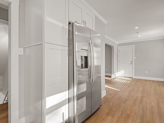 5th image of 72 Barre Dr